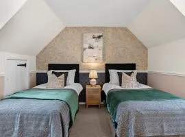 Stylish Central Winchester Abode