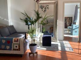 Relaxing Retreat, 900m walk to shops & restaurants，位于比奇沃斯的酒店