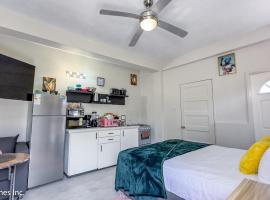 Aquoia Luxe Suite - 12min from UVF Airport，位于维约堡的酒店