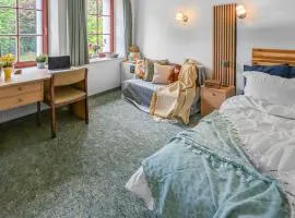 Ruhiges Zimmer mit Gartenblick & Schreibtisch