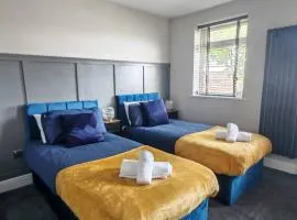 Comfy House Parking Long Stay