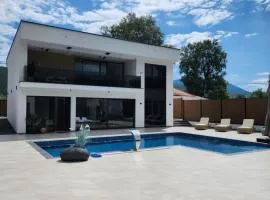 La Villa Luxury Home Bihac