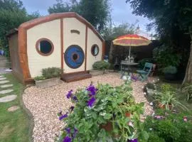 Tyluna Cornish Glamping Cabin
