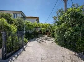 Apartments with parking space Barbat, Rab - 16723