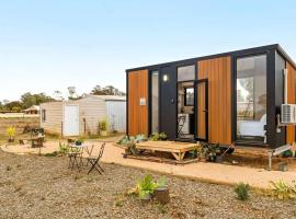 Inspired Tiny Home by Tiny Away，位于Cabarita的酒店