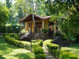 Tappers' Village Nature Resort & Retreat Centre, Kiriella，位于拉特纳普勒的酒店