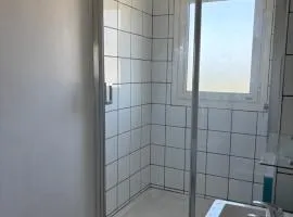 Studio tout équipé pour 2 a 15 minutes de valras plage