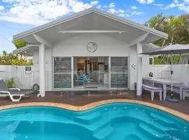Barefoot in Lennox- Beachfront Pool