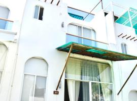 Residencia en Club N&aacute;utico Tequesquitengo，位于特克塞丁戈的海滩酒店