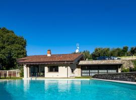 Villa Anna Lake View，位于Pilzone的酒店