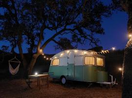 Lost Paradise - Cosy Wagon，位于Sabóia的酒店