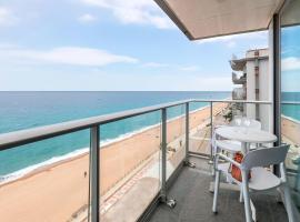 布拉内斯海滩皮埃尔假日公寓，位于布拉内斯的酒店