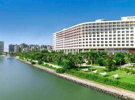 海口星海湾铂尔曼酒店，位于海口的酒店