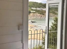 Cwtch Glanmordy by Aberporth Beach Holidays