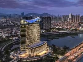 厦门集美海景皇冠假日酒店（免费Mini Bar），位于厦门的酒店