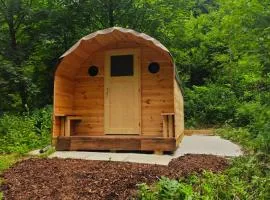 Hobbit Hütte am Bach ohne Bettwäsche