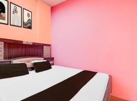 Flagship Hotel SK Grand，位于Manwān的酒店