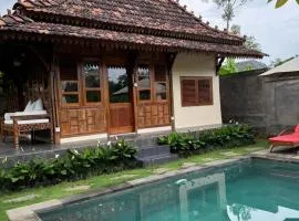 Kerjim Wooden Villa