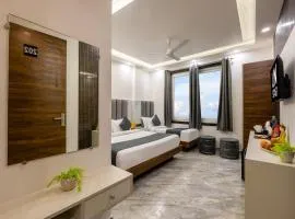 Hotel U N Star - Infront of Chabad House, Walking Distance from New Delhi Railway Station and Connaught Place