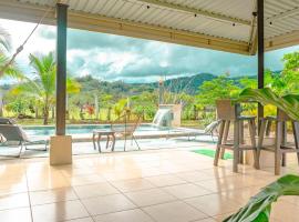 Casa Oasis Tranquility by the Pool & Greenery，位于尼科亚的酒店