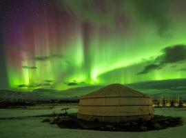 N&aacute;tt&uacute;ra Yurtel，位于Haukadalur的带停车场的酒店