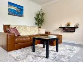 Bright & spacious flat - jct 44 - Carlisle