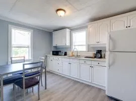 6 Mi to Historic Leesburg Apt with On-Site Dining