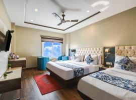 The IVY Grand Hotel - 5 Minutes from Connaught Place and New Delhi Railway Station With Free Secured Parking，位于新德里的酒店