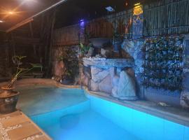 Tribal Bliss Private Resort in Lipa Batangas, a privat Guest Room with Pool，位于Bolboc的酒店