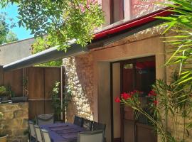 Villa Misanid écrin de verdure à 15mm de la cité de Carcassonne，位于Mas-des-Cours的酒店