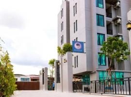 Dancenter Sukhumvit 107 Bangkok Hotel，位于曼谷的酒店