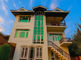 The Shesh Bagh Boutique - Garden Stay Near Dal Lake & Mughal Garden，位于斯利那加的酒店