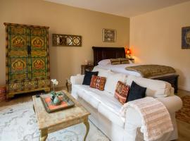 Healing Casita: Hot Tub, Courtyard, Views, 500MBPS，位于塞多纳的酒店