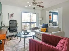 Landing Beautiful 2BD Tennis Court Courtyard