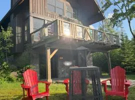 Chalet Inukshuk Luxury Log Cabin with Spa Lake View and Club Access near Mont Tremblant