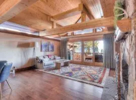 Crystal Shores Villa Lake Views & Hiking