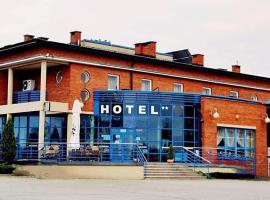 Hotel Manhatan，位于Zygry的酒店