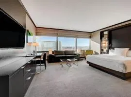 Luxurious Vdara High Rise Room, City Skyline Views, King Bed, Free Valet
