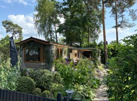 Ruim chalet op een 5 sterren camping，位于马尔克洛的酒店