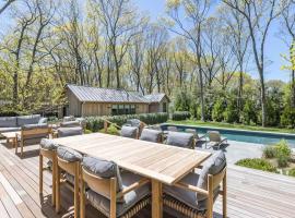 Joels Lane by Rove - 5BR Family Home with Heated Pool Sauna & Gym，位于萨格港的酒店