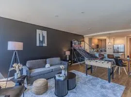 Trendy 1BR View Pool Gym WD DT