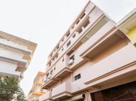 Hotel Navya Grand，位于Gulzārbāgh的酒店