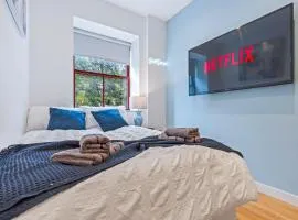 Spacious Central Leeds Flat - Sleeps 8 - View City Centre