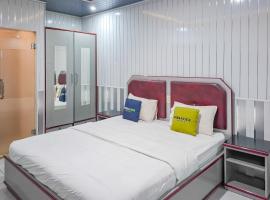 Urbanview Hotel Executive Residence Semarang by RedDoorz，位于Candi的酒店