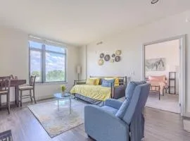 DT 2BR 2BA Luxe Suite Walkable Gym Pool Parking