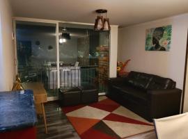 Departamento Amoblado Fundo del Carmen，位于特木科的酒店