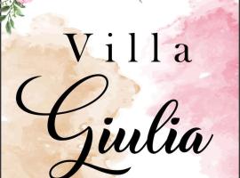 Villa Giulia di G Malagrinò，位于卡斯特罗维拉里的酒店