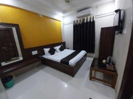 Hotel Sachidanand-Walkable distance from Temple，位于舍地的酒店