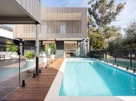 Seabound Luxe - Pool, Court, Walk to Beach and Village