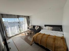 Charming Studio near La D&eacute;fense - Paris，位于库尔布瓦的住宿